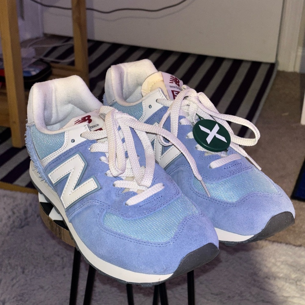 New Balance *RARE* Baby Blue Colorway - Picture 3 of 7